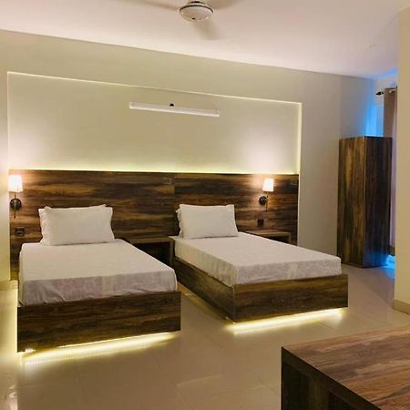Thomas Guest House Islamabad Esterno foto