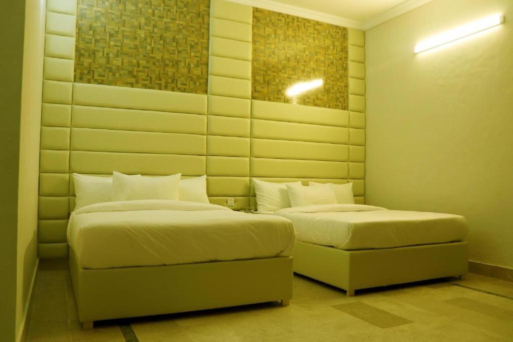 Thomas Guest House Islamabad Esterno foto