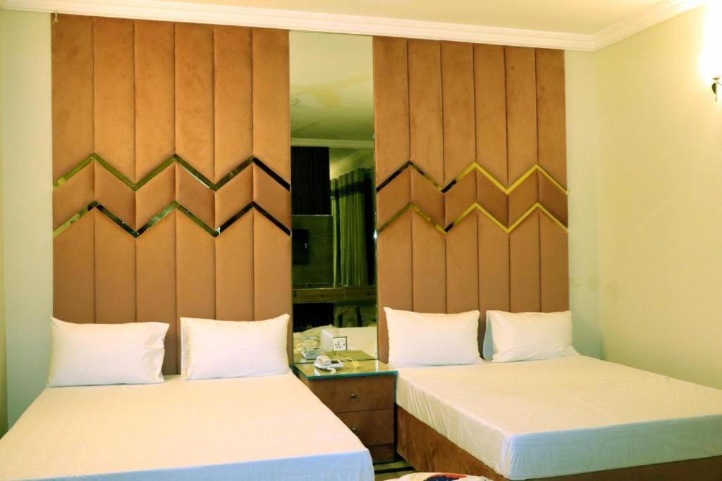 Thomas Guest House Islamabad Esterno foto