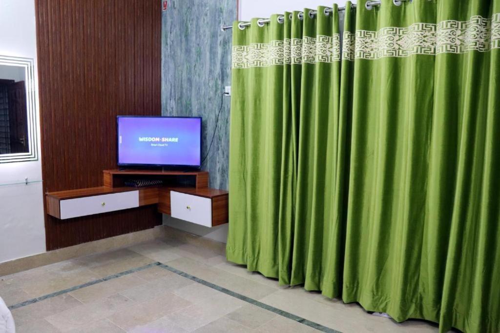 Thomas Guest House Islamabad Esterno foto